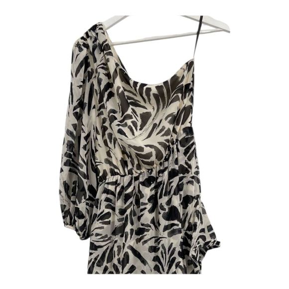 Alexis Beautiful One Shoulder Printed Dress with Side Slit and Tiered Ruffles - Picture 9 of 15